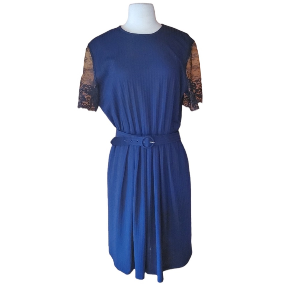 1980s California Looks‎ Navy Dress